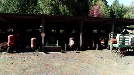 Tractores-Antiguos-En-Una-Granja-En-Oregon