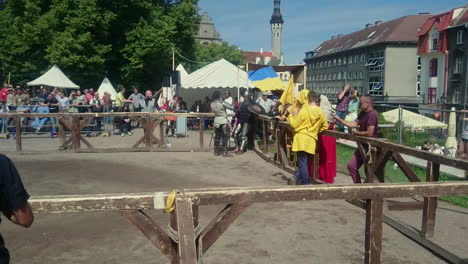 Tallin-medieval-days-knight-tournament.-Fight-with-swords