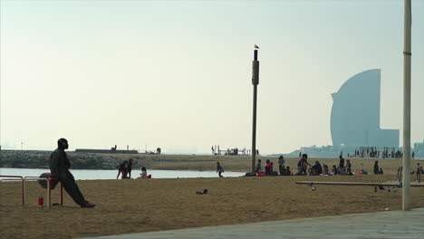 Sommer-In-Platja-De-La-Barceloneta,-La-Barceloneta-Strand