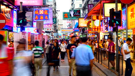 Hongkong-–-Ca.-Zeitraffer:-Eine-Große-Anzahl-Von-Menschen-Bewegt-Sich-Durch-Den-Myeongdong-Markt-In-Seoul,-Südkorea