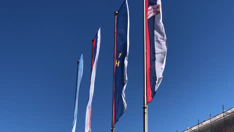Bandera-Serbia-En-Novi-Sad,-Serbia
