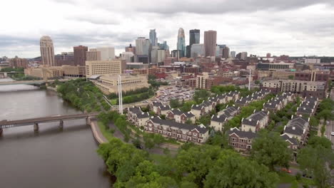 Mississippi-River-and-Minneapolis-Skyline