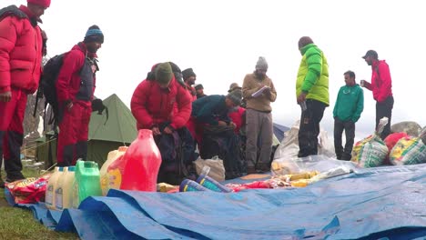 Himalayan-mountaineers-at-the-Himalayas-with-essentials-goods