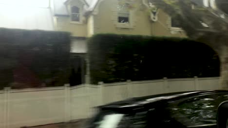 Häuser-In-Einem-Vorort-Von-Sydney,-Blick-Aus-Dem-Auto
