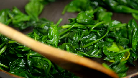 Sauteed-spinach-in-a-pan