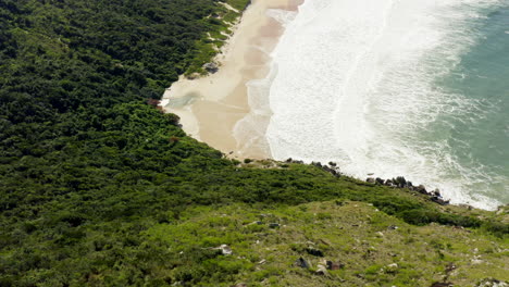 Vista-Desde-Arriba,-Lagoinha-Do-Leste-Beach,-Florianópolis,-Santa-Catarina,-Brasil