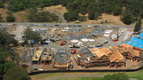 Aerial-view-of-construction-workers-building-townhomes-after-the-2017-Tubbs-Fire-destroyed-large-areas-of-Santa-Rosa,-California