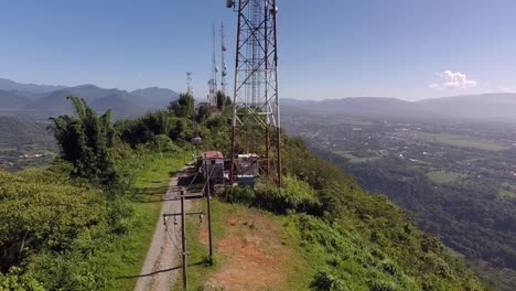 flying-with-karma-drone-over-the-mountains-of-central-Veracruz-makes-us-feel-birds