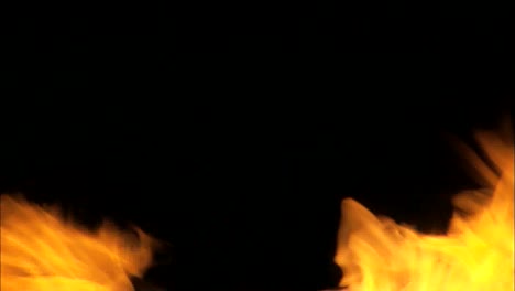 Feuer-Füllt-Den-Rahmen-Mit-Tanzenden-Flammen