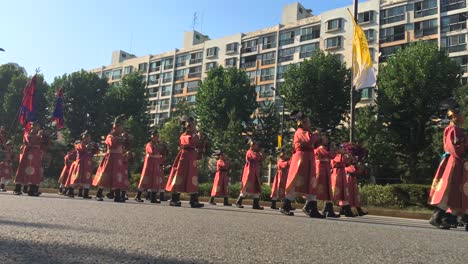 Ancient-music-bands-march-in-parade-at-Hanseong-Baekje-festival,-Jamsil-dong,-Songpa-gu,-Seoul,-South-Korea