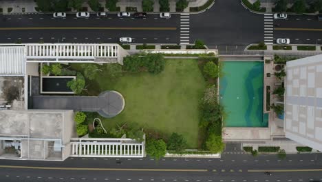 Luftaufnahme-Von-Oben-Nach-Unten-Mit-Dachgärten,-Schwimmbädern-Und-Straßen-Moderner-Luxuswohnimmobilien-In-Thu-Thiem,-Bezirk-2-Von-Ho-Chi-Minh-Stadt