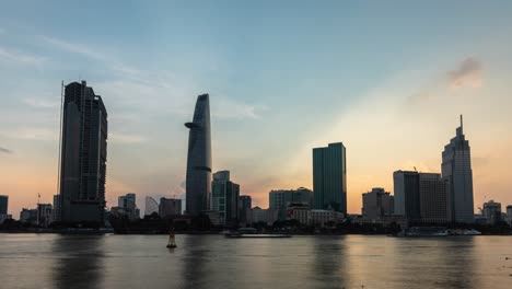 Zeitraffer,-Saigon-Bei-Sonnenuntergang