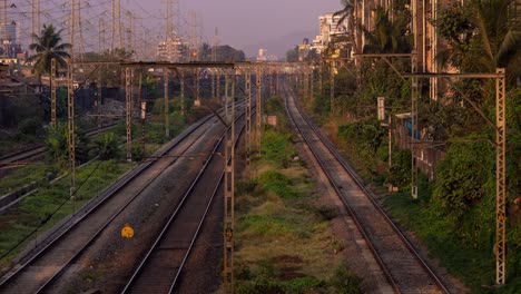 Zeitraffer-Der-Nahverkehrszüge-Von-Mumbai