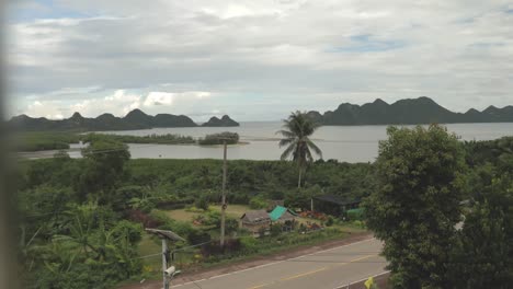 Blick-Auf-Die-Bucht-Von-Einem-Aussichtspunkt-In-Thailand