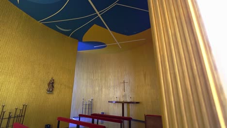 interior-of-Alvorada-Palace-Chapel,-dedicated-to-Our-Lady-of-Conception