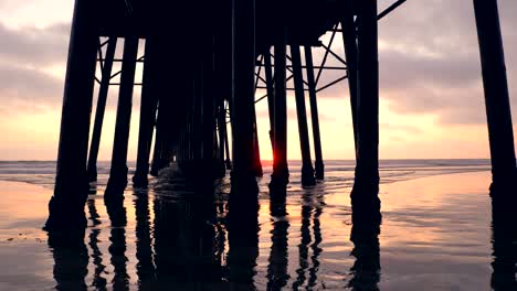 Sunset-over-the-Pacific-Ocean-as-seen-from-the-Oceanside-Pier