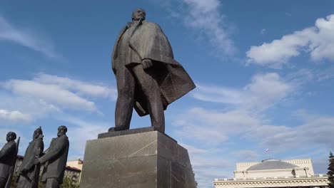Estatua-De-Vladimir-Lenin-En-La-Ciudad-De-Novosibrisk