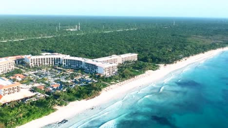 Resort-Romántico-A-Lo-Largo-De-La-Playa-Costera-De-México