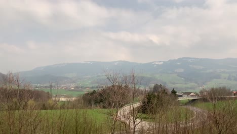 Una-Vista-Del-Lago-Gruyère-En-El-Cantón-De-Friburgo,-Suiza