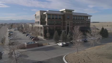The-Bank-of-Colorado-building-in-Jan-2021-packed-with-cars-during-the-pandemic