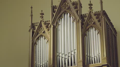 Schöne-Orgel-In-Der-Kirche