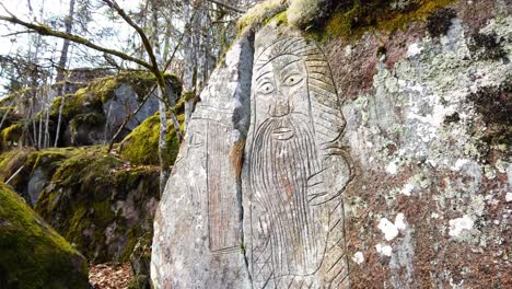 Stone-carving-sculpture-in-Gamleby-Trollskogen-park