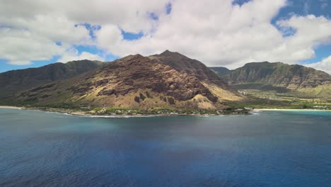 Panorámica-Lenta-Alrededor-De-La-Isla-De-Oahu