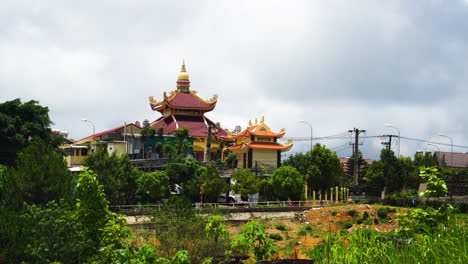 Typische-Vietnamesische-Pagode-Im-Stadtzentrum-Von-Da-Lat