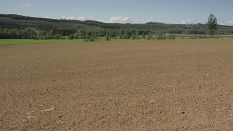 2-MONTH-TIMELAPSE-PAN-L2R-from-dry-soil-to-lush-green-pea-and-oat-crops
