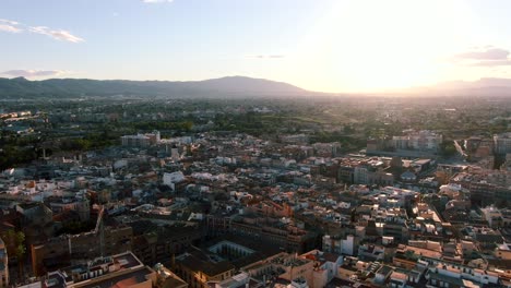 Atemberaubender-Sonnenuntergang-über-Der-Stadt-Murcia-In-Spanien