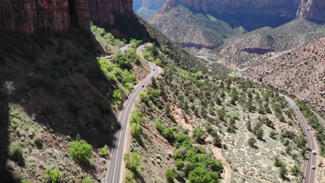 Twisty-Road-on-Scenic-Route-in-Zion-National-Park,-Utah,-USA