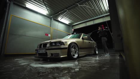 BMW-Coupé-Auto-Hochdruckwäsche-Bei-Detailer-Trstena,-Slowakei