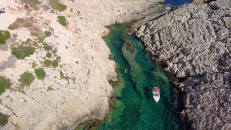 Playa-Paradisíaca-De-Korakonisi-Con-Aguas-Turquesas-En-Zakynthos,-Grecia.
