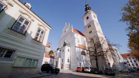 Beautiful-exterior-shot-of-the-Catholic-Church-in-Krems-Old-Town,-Austria