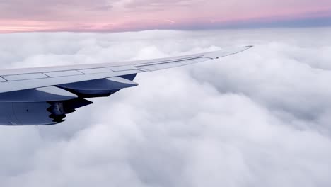 Nubes-De-Tormenta-Al-Amanecer,-Puesta-De-Sol-En-La-Ventana-Del-Avión-De-La-Aerolínea