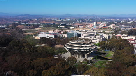Aerial-4k-video-of-famous-landmark-Geisel-Library-at-UCSD