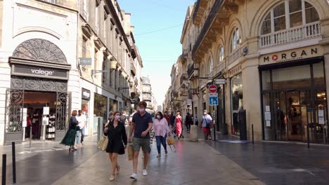 Walking-Through-the-Streets-of-Beautiful-Bordeaux-on-Sunny-Summer-Day