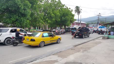 Daily-scenes-of-traffic-and-people-in-the-capital-Dili,-Timor-Leste,-Southeast-Asia