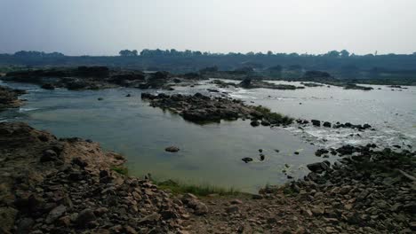 Drone-forwarding-shot-over-Narmada-river-Vadodara,-Gujrat,-India