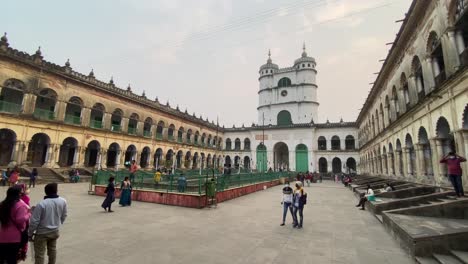 Vista-Ultra-Amplia-De-La-Marca-De-Tierra-De-Hoogli-Immambara-,-Construida-A-Finales-De-1700-Por-Haji-Mohammud-Mohsin-En-Bengala-Occidental-India