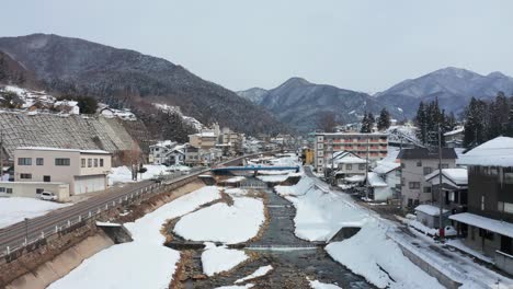 Snowy-Onsen-Town-in-Yamanouchi,-Nagano