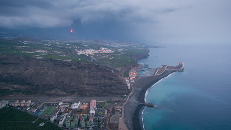 Timelapse-De-Punto-De-Vista-Alto-De-Día-A-Noche-En-La-Palma-Durante-La-Erupción-Del-Volcán-Cumbre-Vieja-En-Septiembre-De-2021