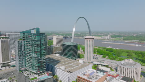 Gateway-Arch-and-Downtown-St