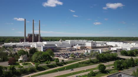 General-Motors-Plant-in-Lansing,-Michigan-Grand-River-Assembly-Stamping-with-drone-video-moving-up