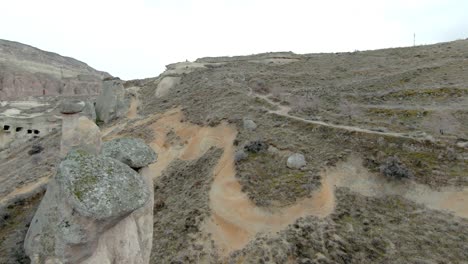Vista-Superior-De-Las-Rocas-De-La-Chimenea-De-Hadas,-Goreme,-Capadocia,-Turquía