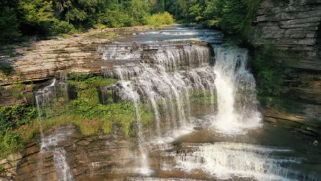 Cummins-Falls,-Beliebter-Wasserfall-Am-Blackburn-Fork-River-In-Tennessee,-USA