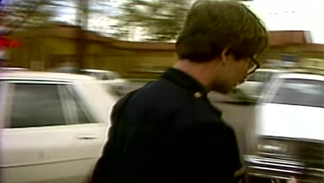 1982-PORTLAND-OREGON-POLICE-OFFICERS-AT-CRIME-SCENE
