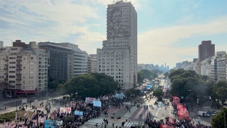 Bürger-Protestieren-Rund-Um-Das-Ministerium-Für-Soziale-Entwicklung-In-Buenos-Aires