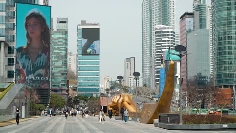 Establishing-shot-of-the-Gangnam-District-and-Coex-Complex-in-Seoul,-South-Korea