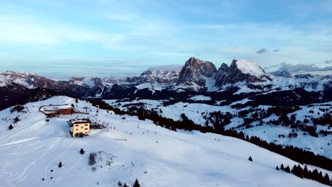 Winterlandschaft-In-Den-Italienischen-Dolomiten-Bei-Sonnenuntergang
